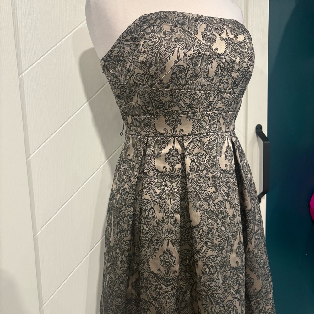 Le Chateau Silver &‎ Black Damask Jacquard Strapless Dress Large - Picture 4 of 7